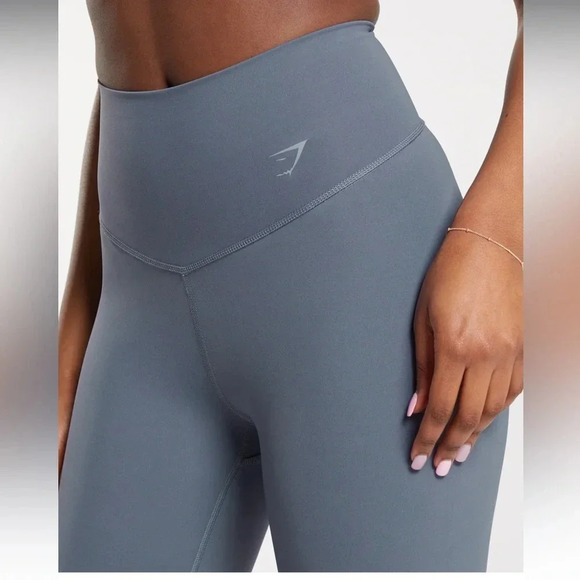 GYMSHARK | Elevate Flared Leggings - Picture 3 of 7